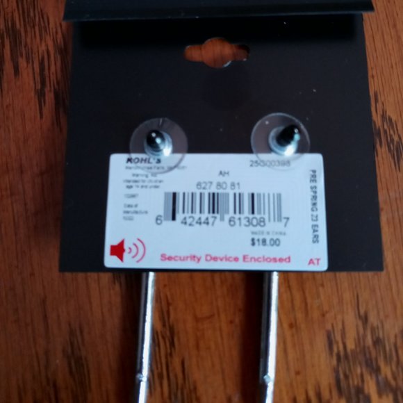 *Price Drop* Simply Vera Vera Wang  Black Linear Stick Post Earrings - Picture 4 of 4